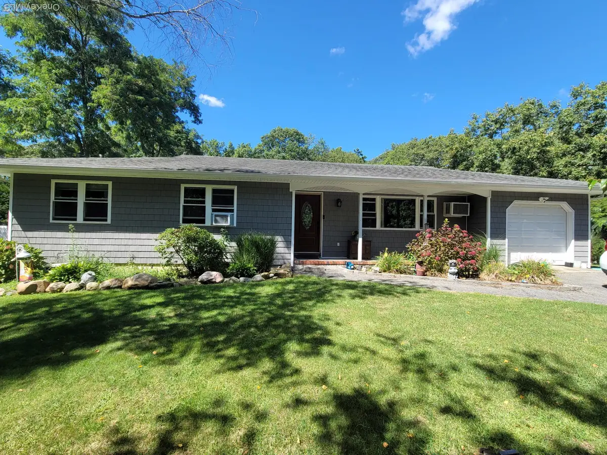 302 Bridgeport Avenue, Medford, NY 11763 - Image #1