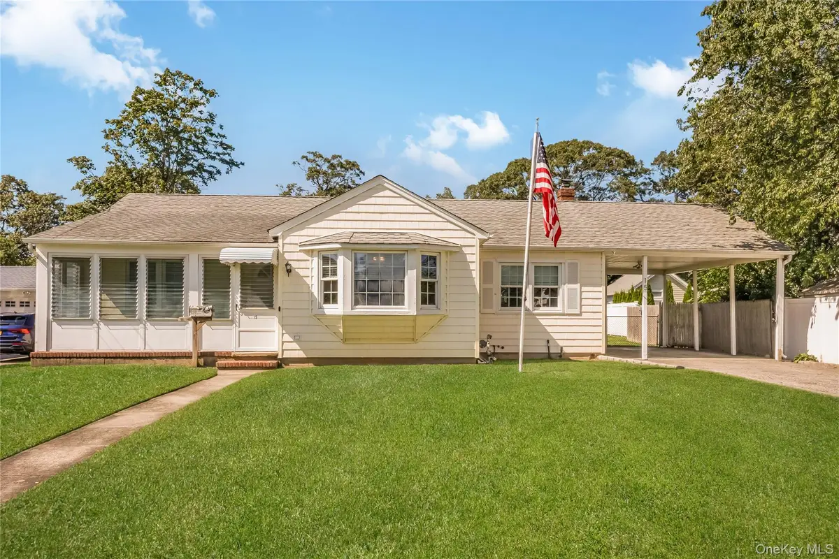 15 Brook Street, Sayville, NY 11782 - Image #1