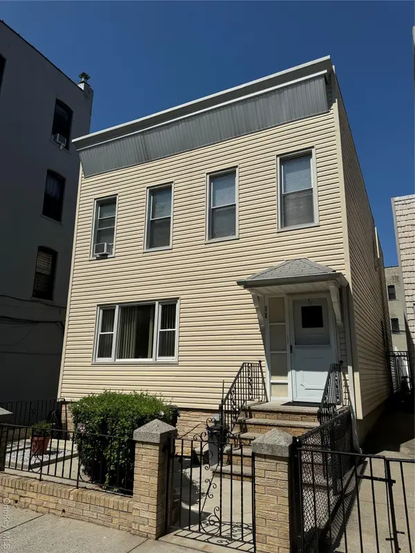 2590 37th Street, Astoria, NY 11103