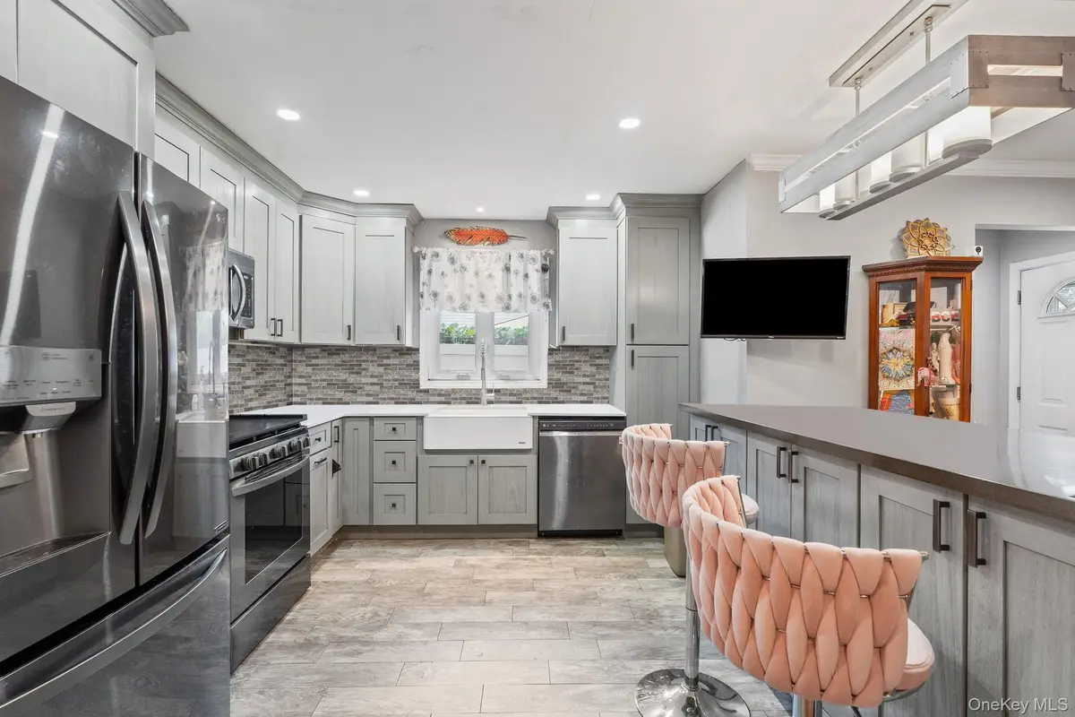 190 W Buchanan Street, Staten Island, NY 10301 - Image #1