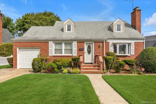 1055 Archer Place, Baldwin, NY 11510