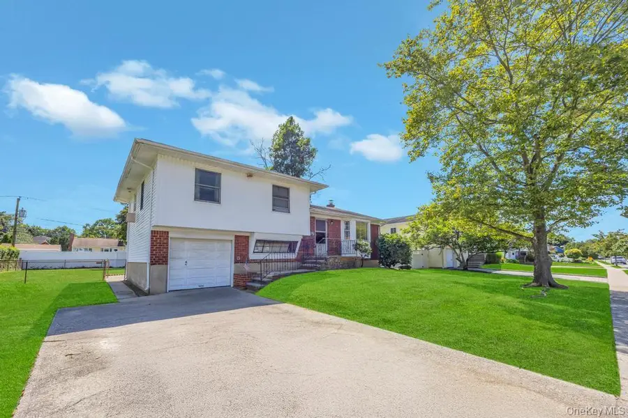 196 Haypath Road, Old Bethpage, NY 11804 - Image #2