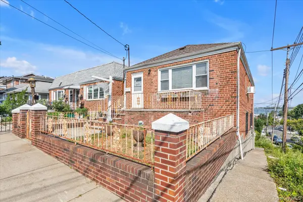 125-21 5 Ave, College Point, NY 11356