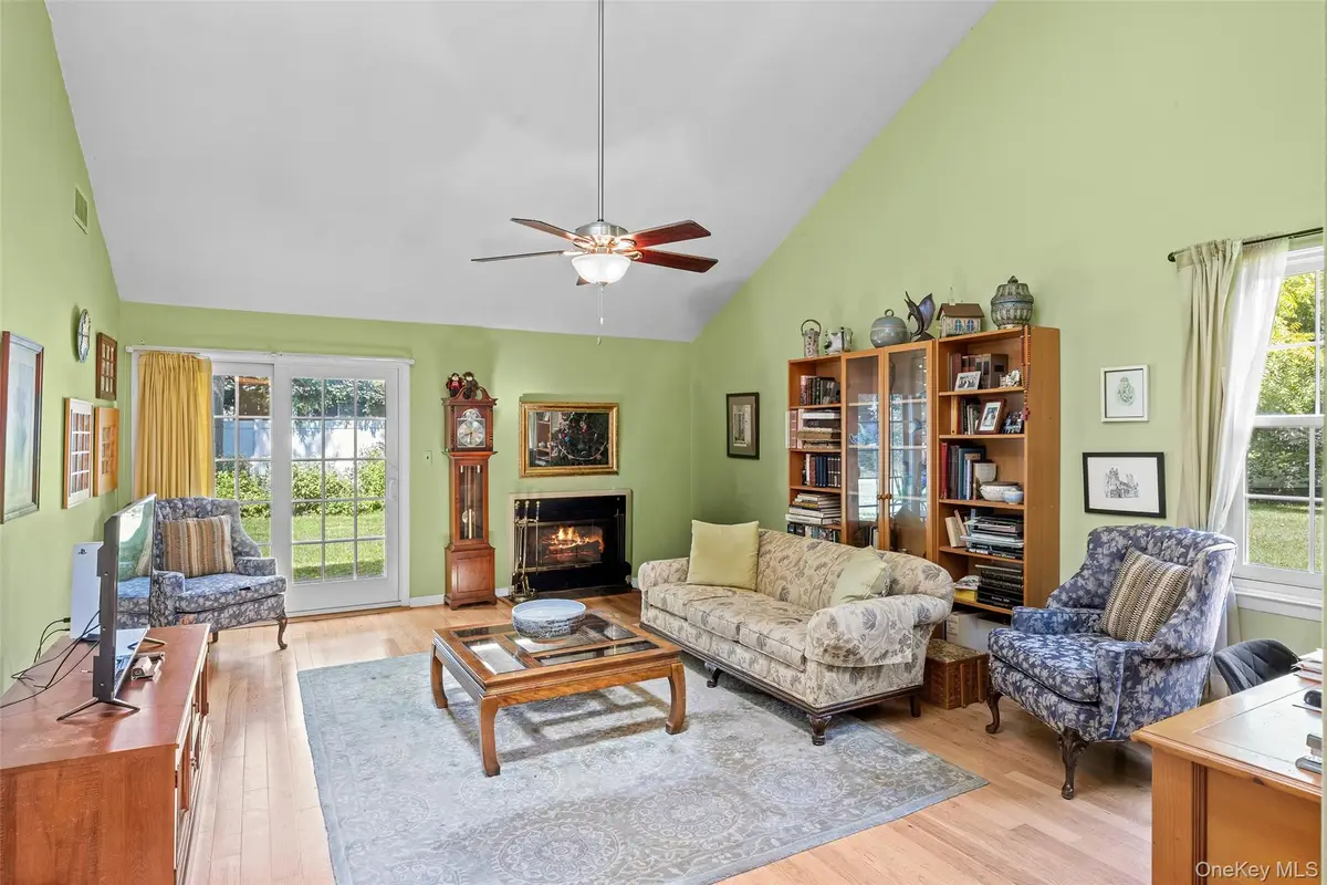 7 Sutton Place, Islip, NY 11751 - Image #1