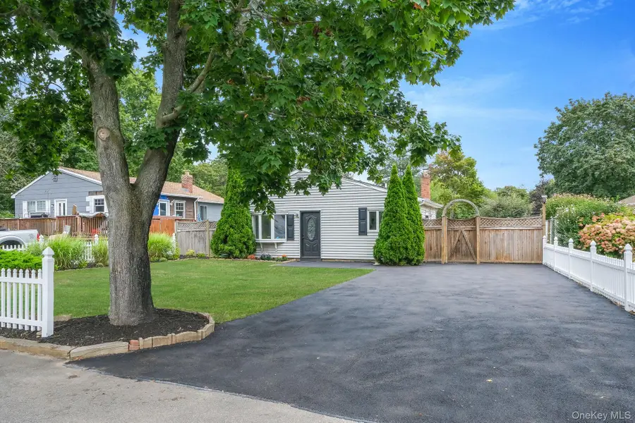 66 Laurin Road, Calverton, NY 11933 - Image #3