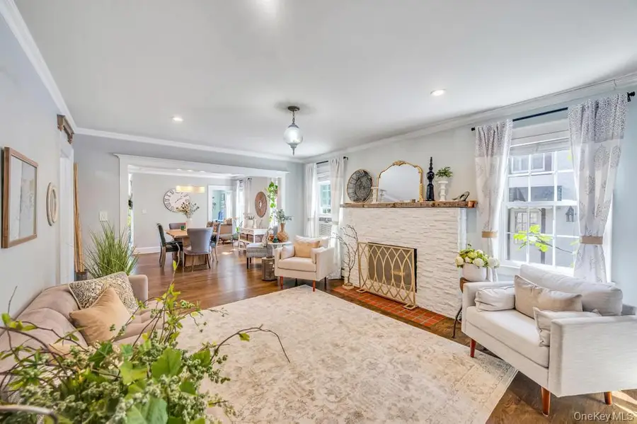 84 Superior Road, Floral Park, NY 11001 - Image #3