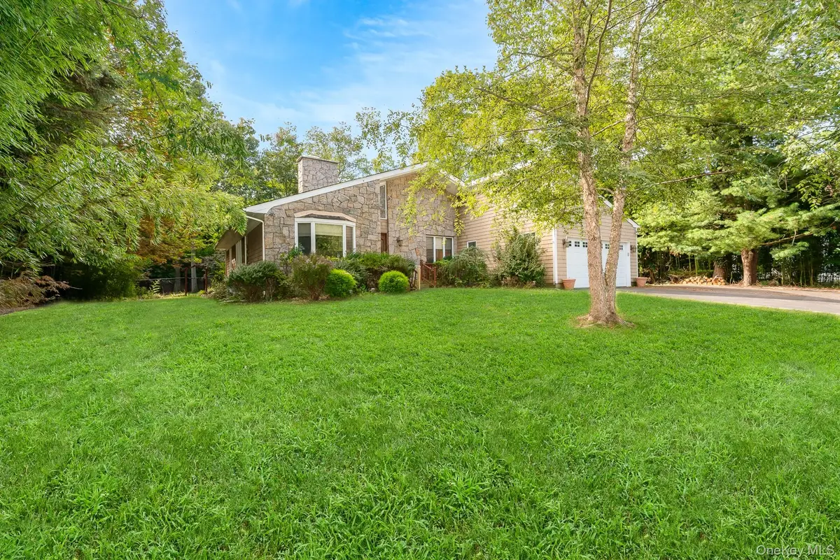 8 Sunset Lane E, Miller Place, NY 11764 - Image #1