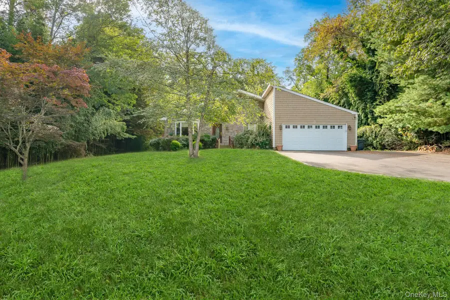 8 Sunset Lane E, Miller Place, NY 11764 - Image #2