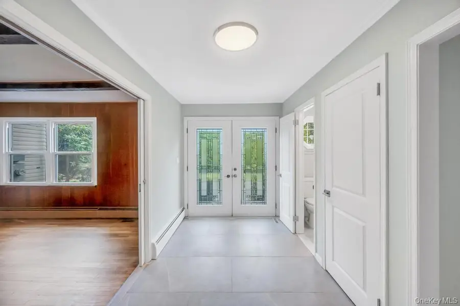 4 Cosgrove Drive, Glen Cove, NY 11542 - Image #3