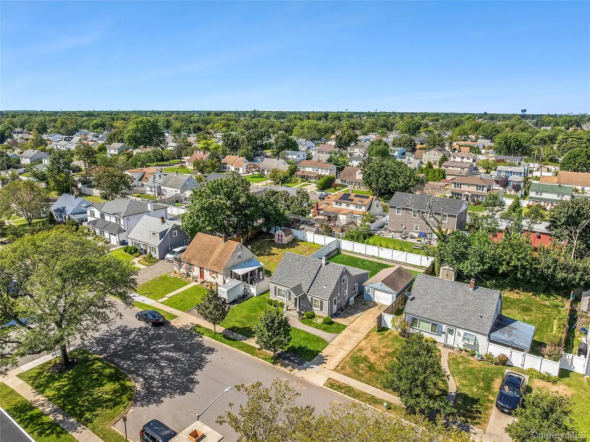 26 Shelter Lane, Levittown, NY 11756 - Image #1