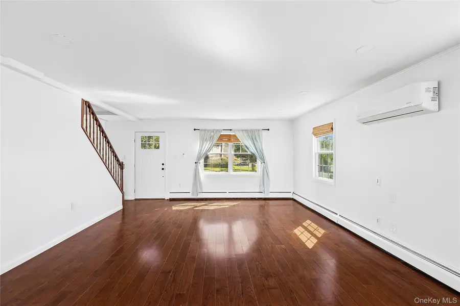 26 Shelter Lane, Levittown, NY 11756 - Image #3