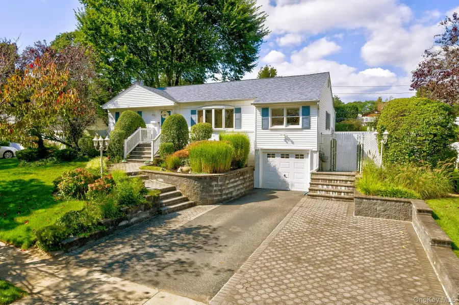 17 Hill Road, Farmingdale, NY 11735 - Image #3