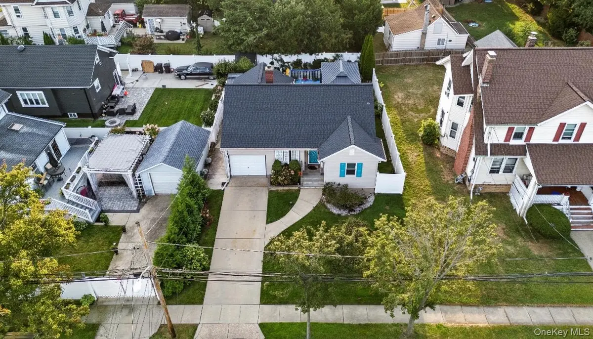 18 Halsey Street, Freeport, NY 11520 - Image #1