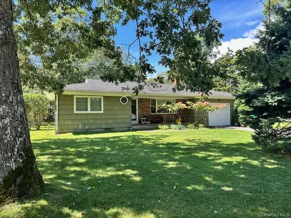 26 Canvasback Lane, East Quogue, NY 11942