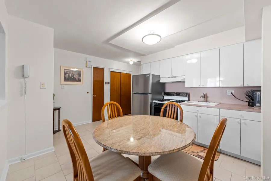 6973 Juniper Boulevard S, Middle Village, NY 11379 - Image #3