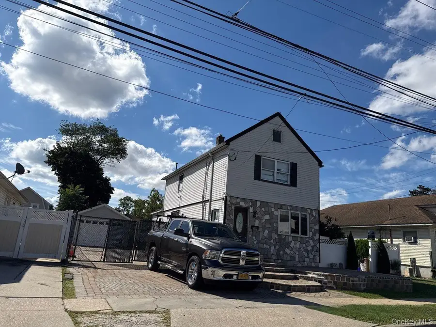 104 E Pennywood Avenue, Roosevelt, NY 11575 - Image #3