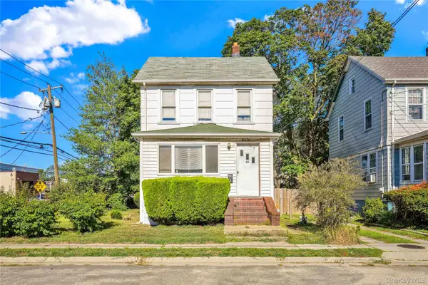 42 Satterie Avenue, Valley Stream, NY 11580