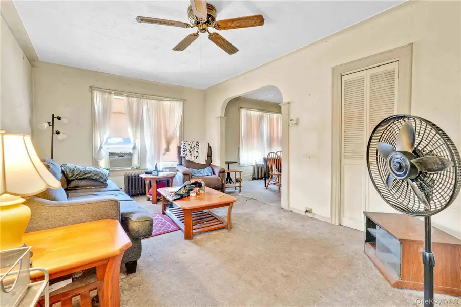 42 Satterie Avenue, Valley Stream, NY 11580 - #3