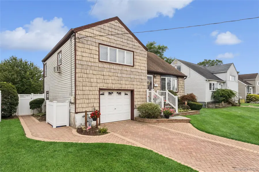 43 Layton Street, Freeport, NY 11520 - Image #3