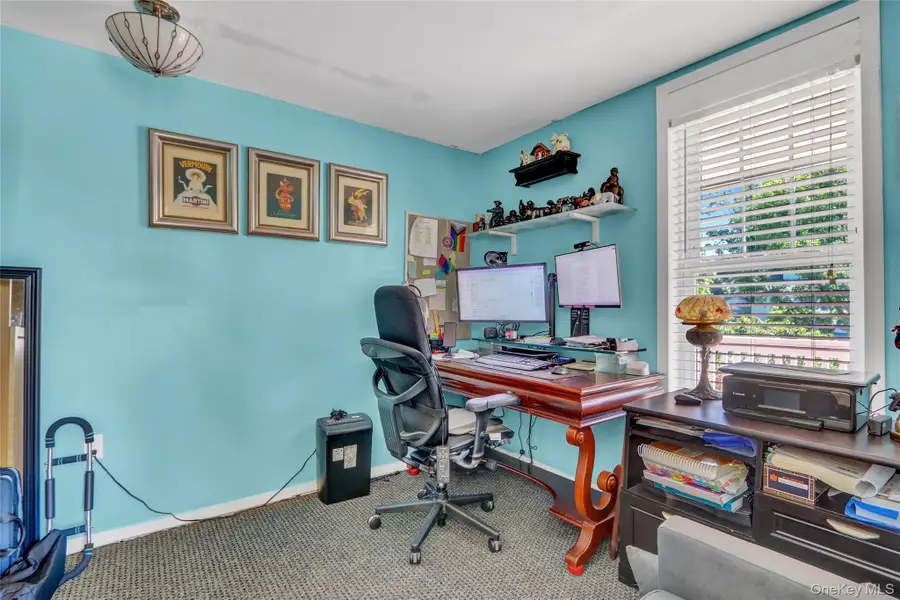 66 Center Avenue, Bay Shore, NY 11706 - Image #3