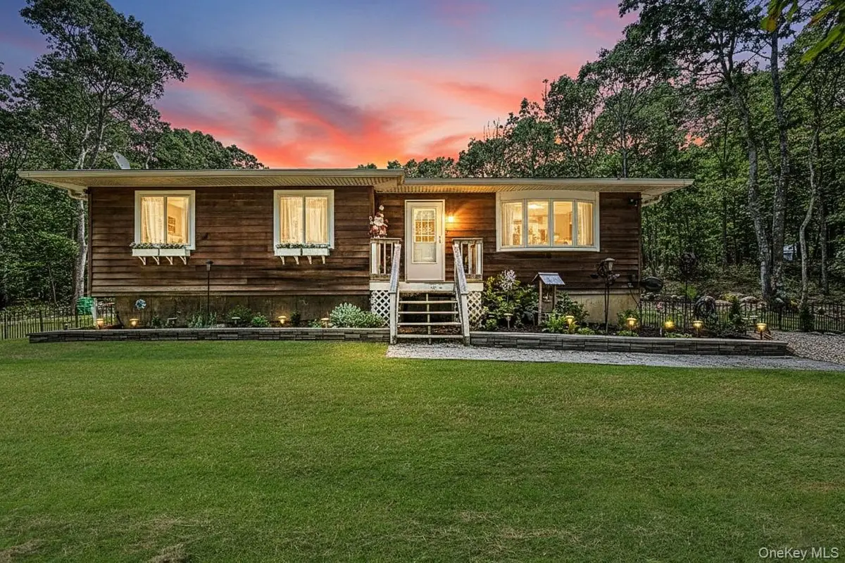 3 Emily Court, Hampton Bays, NY 11946 - Image #1