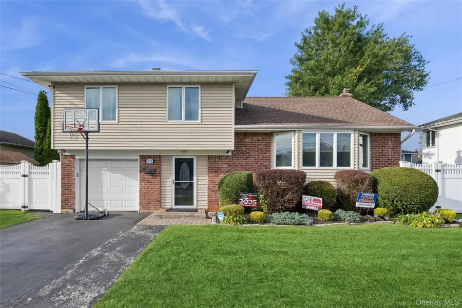 329 N Wyoming Avenue, Massapequa, NY 11758 - Image #2