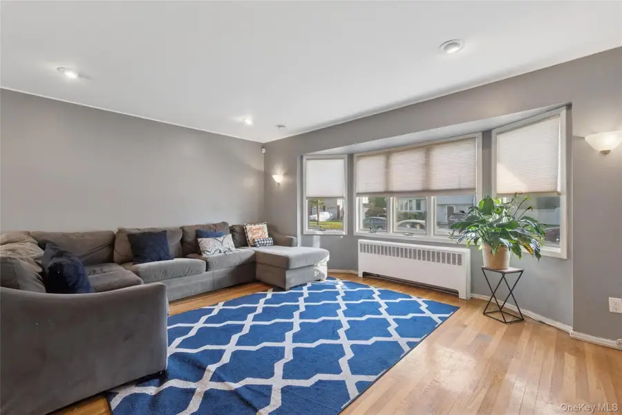 329 N Wyoming Avenue, Massapequa, NY 11758 - Image #3