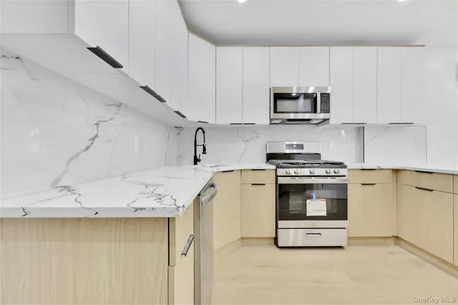 14225 Sutter Avenue, South Ozone Park, NY 11436 - Image #3