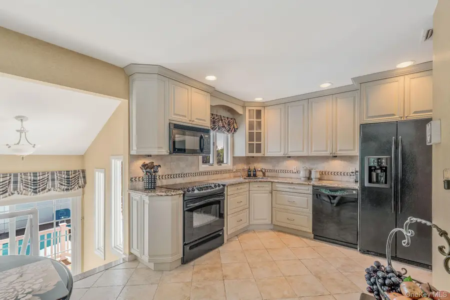 2468 Riviera Lane, Bellmore, NY 11710 - Image #3