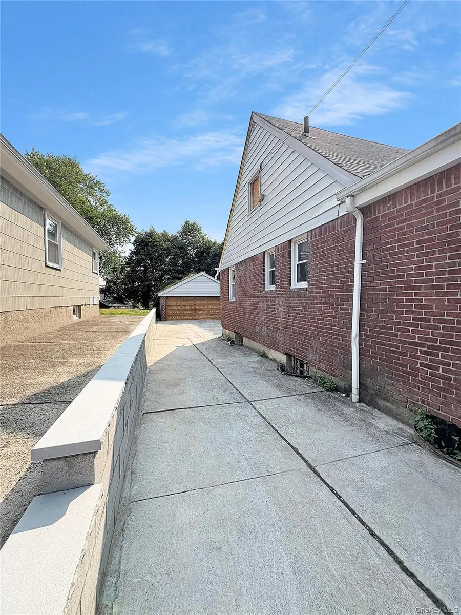 11839 205th Street, Saint Albans, NY 11412 - Image #2