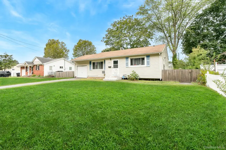 1038 Manor Lane, Bay Shore, NY 11706 - Image #3