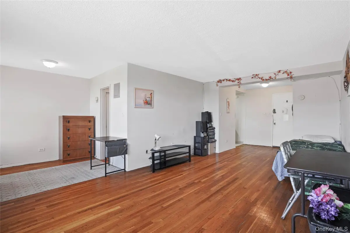 84-20 153rd Avenue #5H, Howard Beach, NY 11414 - Image #1