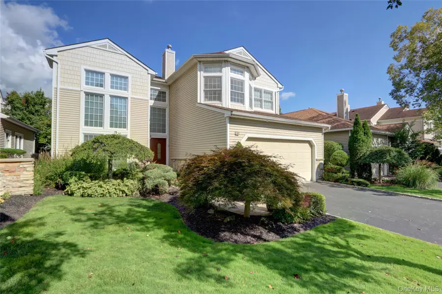 18 Hamlet Drive, Plainview, NY 11803 - Image #2