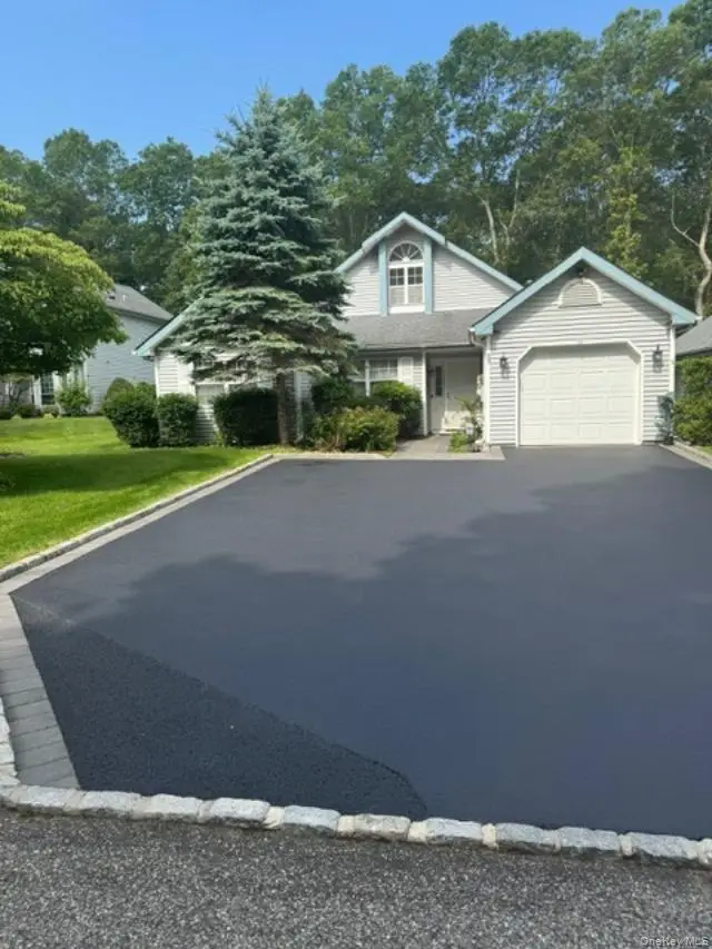 33 Huntingdale Way, Middle Island, NY 11953 - Image #1