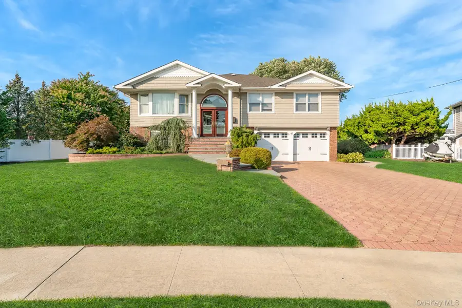 43 Duck Lane, West Islip, NY 11795 - Image #2