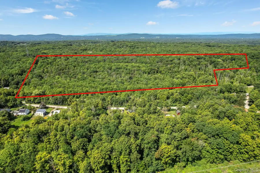 149 S Quaker Lane, Hyde Park, NY 12538 - Image #2