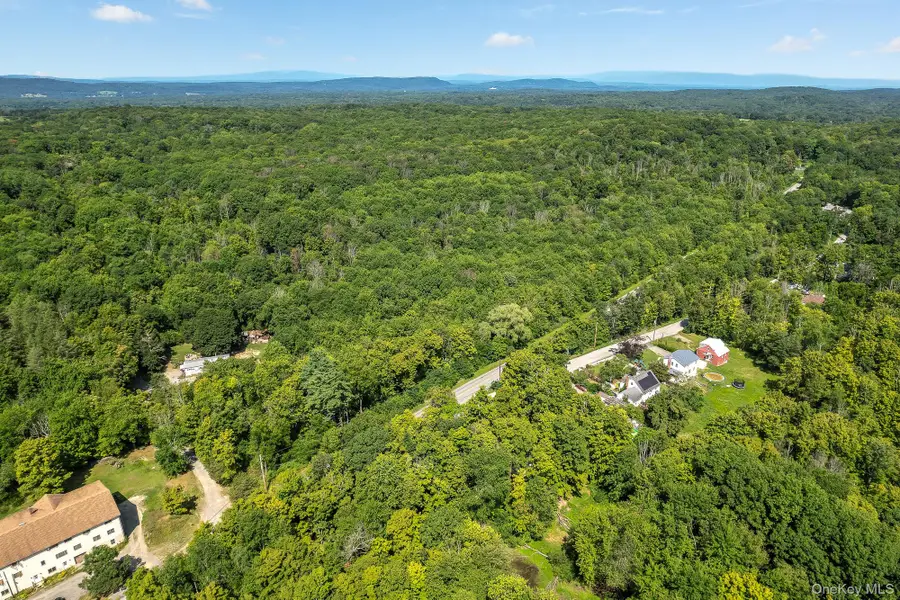 149 S Quaker Lane, Hyde Park, NY 12538 - Image #3