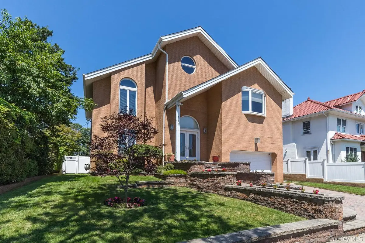 257 E Olive Street, Long Beach, NY 11561 - Image #1