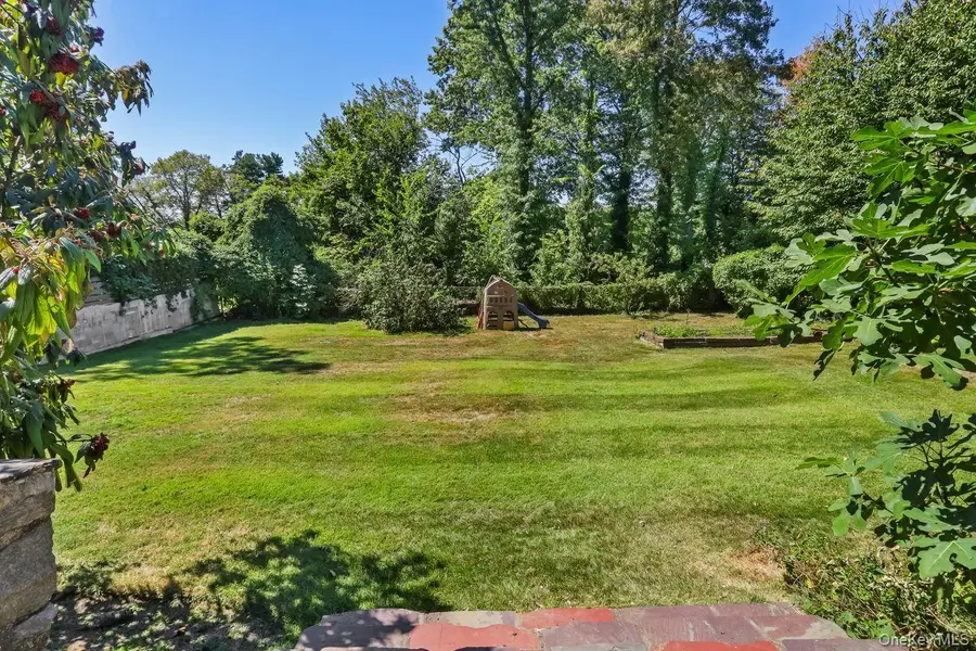 889 James Street, Pelham, NY 10803 - Image #2