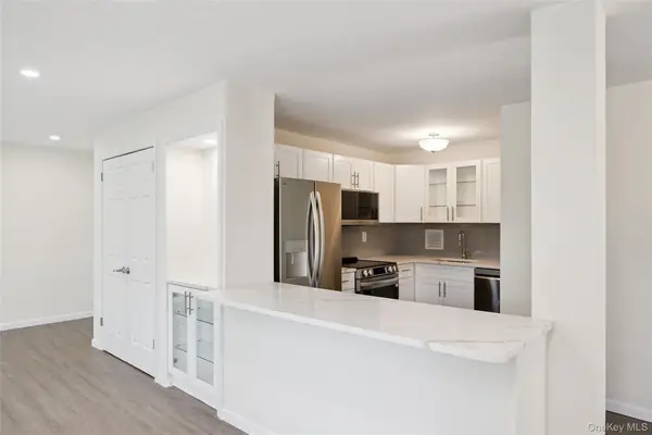 7-04 166th Street #6A, Beechhurst, NY 11357