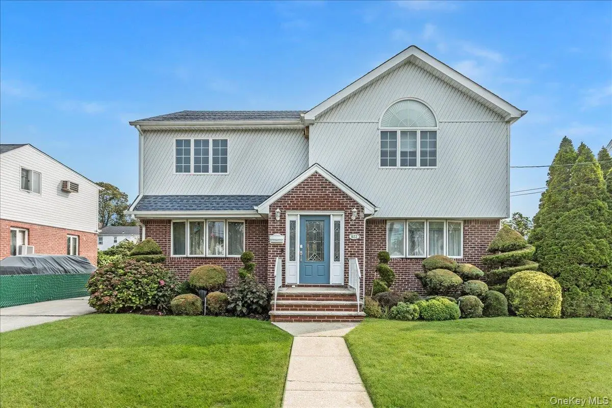 922 N 1st Street, New Hyde Park, NY 11040 - Image #1