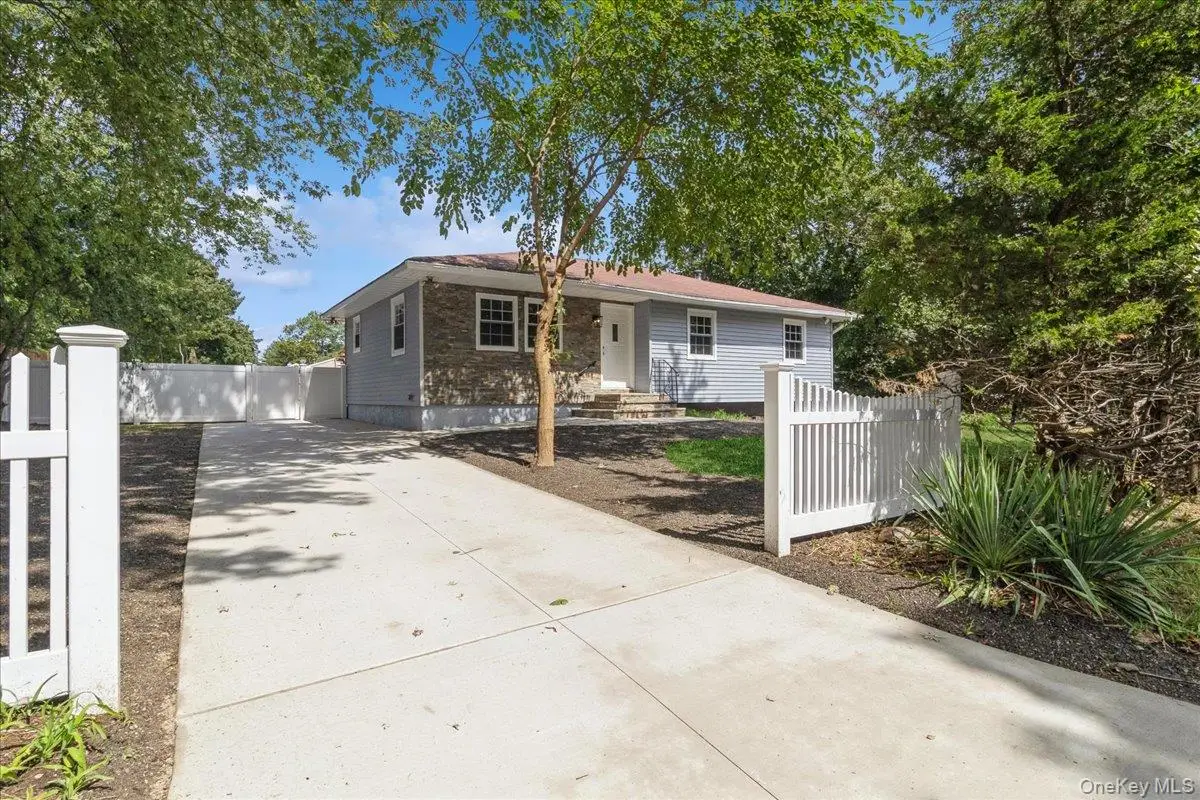 509 Hampton Avenue, Bellport, NY 11713 - Image #1