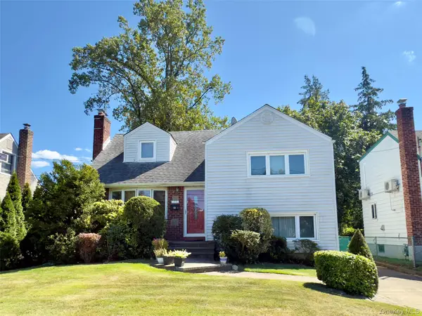 175 San Juan Avenue, Albertson, NY 11507