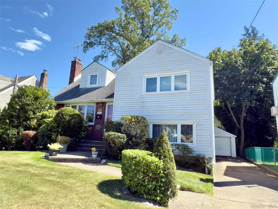 175 San Juan Avenue, Albertson, NY 11507 - Image #2