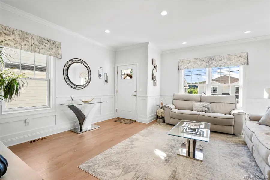 194 Gainsborg Avenue E, West Harrison, NY 10604 - Image #3