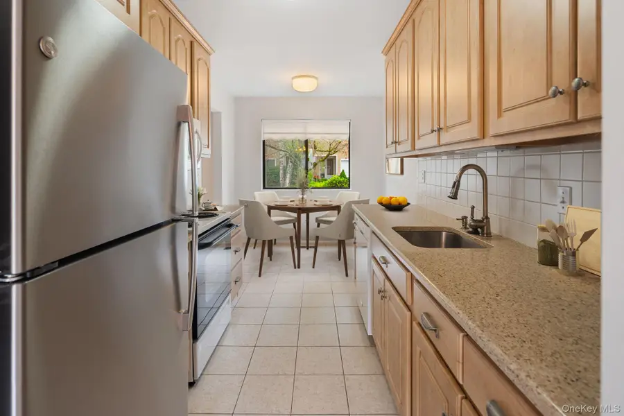 30 Rambling Brook Road, Chappaqua, NY 10514 - Image #2