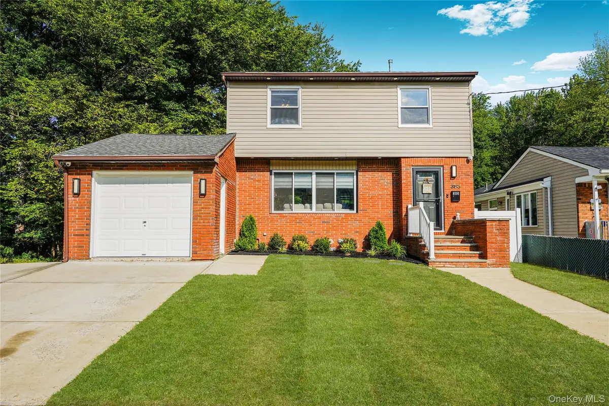 383 Woodrow Rd, Staten Island, NY 10312 - Image #1