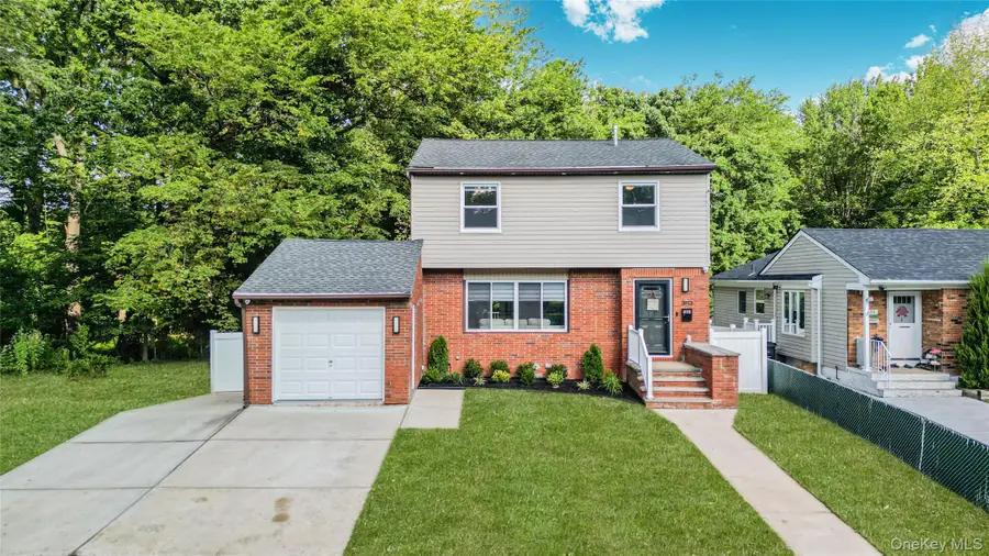 383 Woodrow Rd, Staten Island, NY 10312 - Image #3