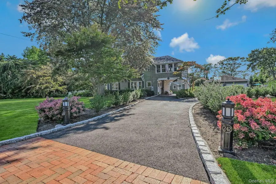 242 Handsome Avenue, Sayville, NY 11782 - Image #3