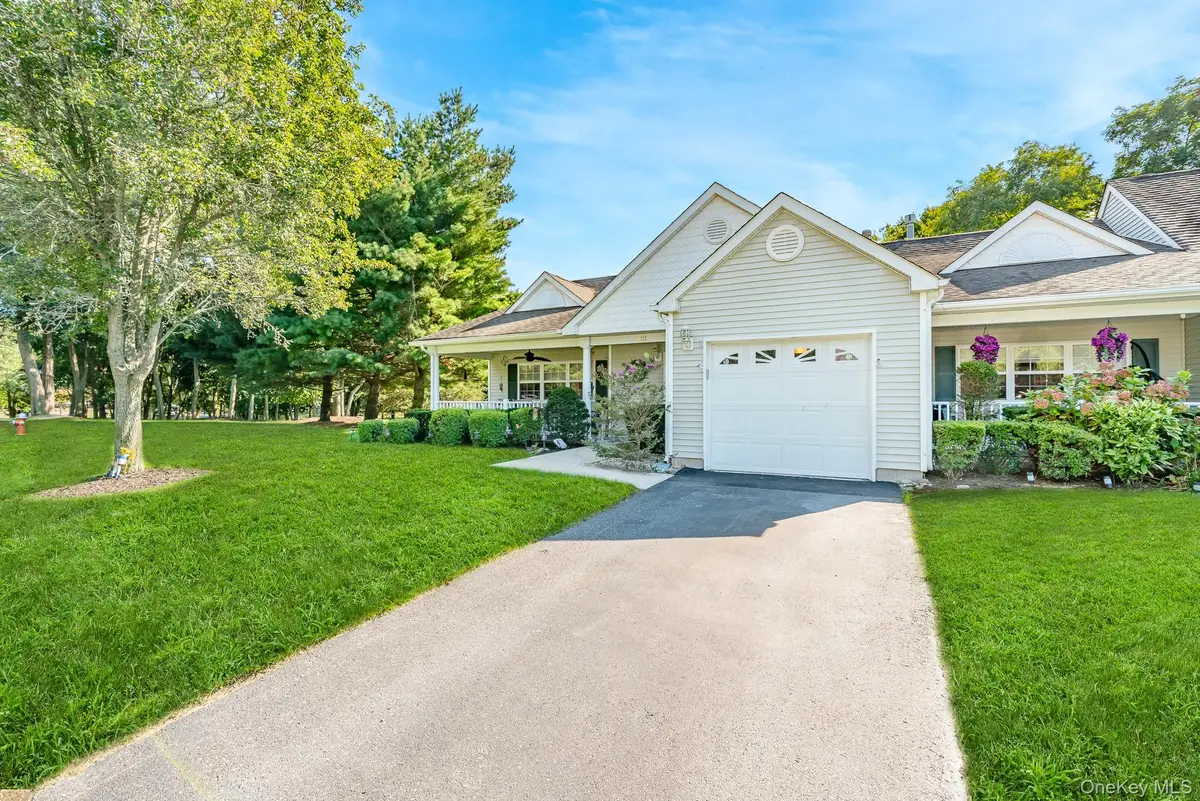 201 Pebble Beach Path, Riverhead, NY 11901 - Image #1